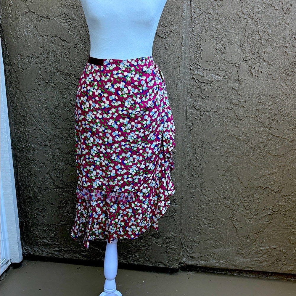 LOUIS VUITTON VINTAGE Early 2000’s partial Silk skirt NEVER WORN. NWOT.